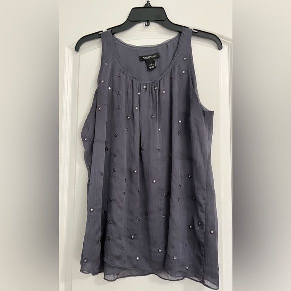 WHBM - Vintage Sleeveless Grey Flowy Shell - Picture 2 of 7